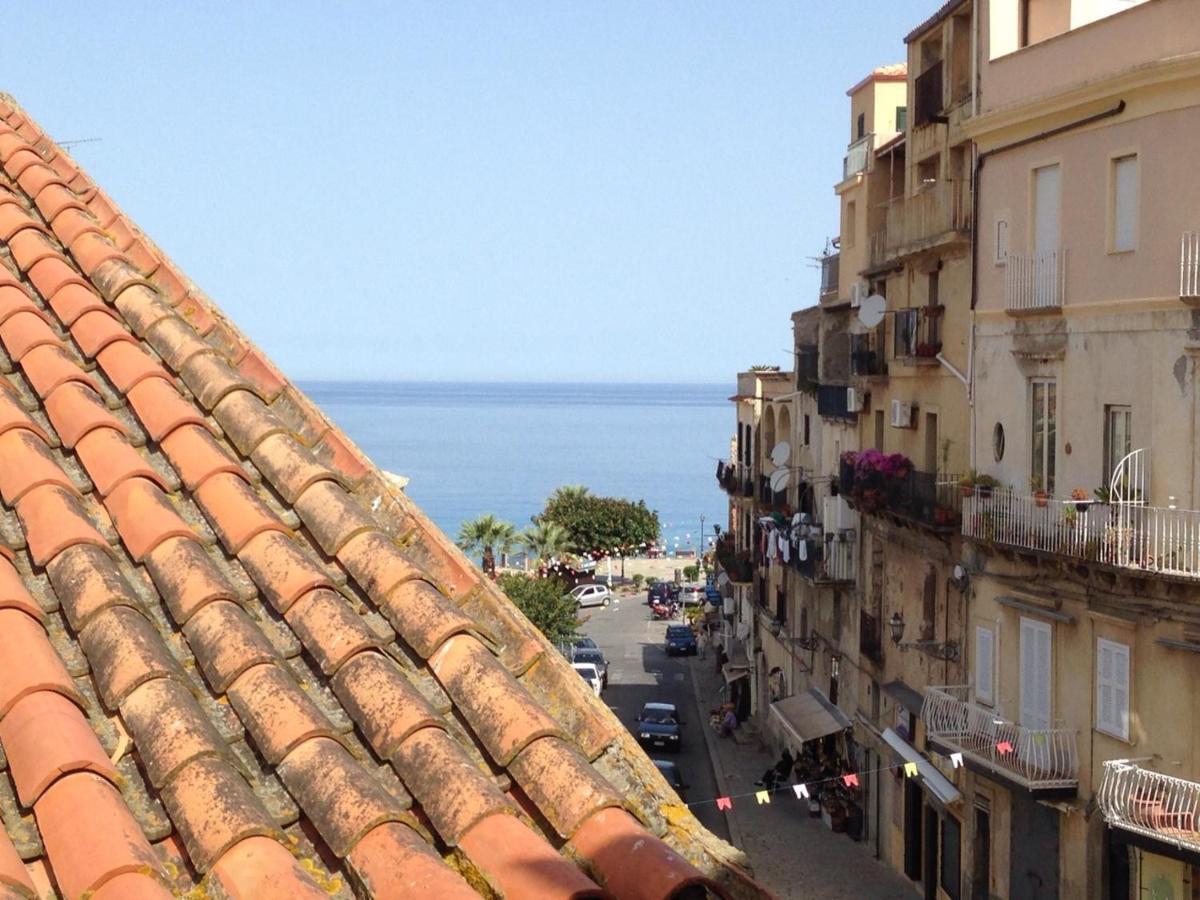La "Casetta Rossa Del Borgo" トロペーア エクステリア 写真