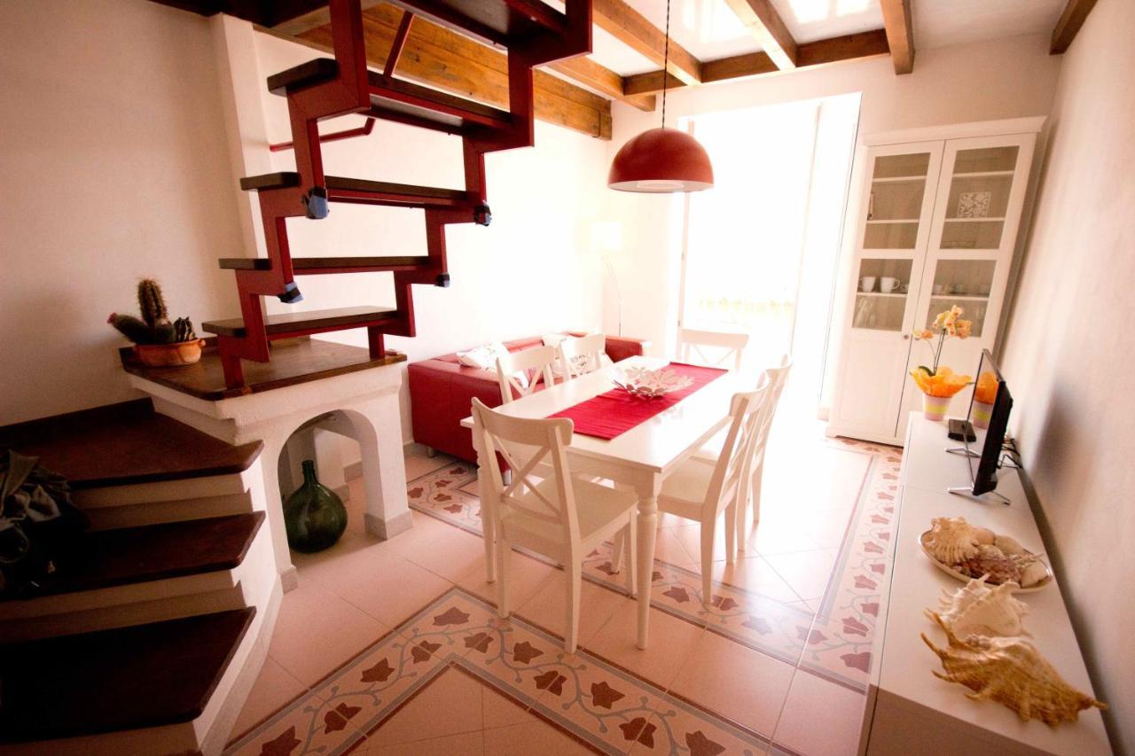 La "Casetta Rossa Del Borgo" トロペーア エクステリア 写真