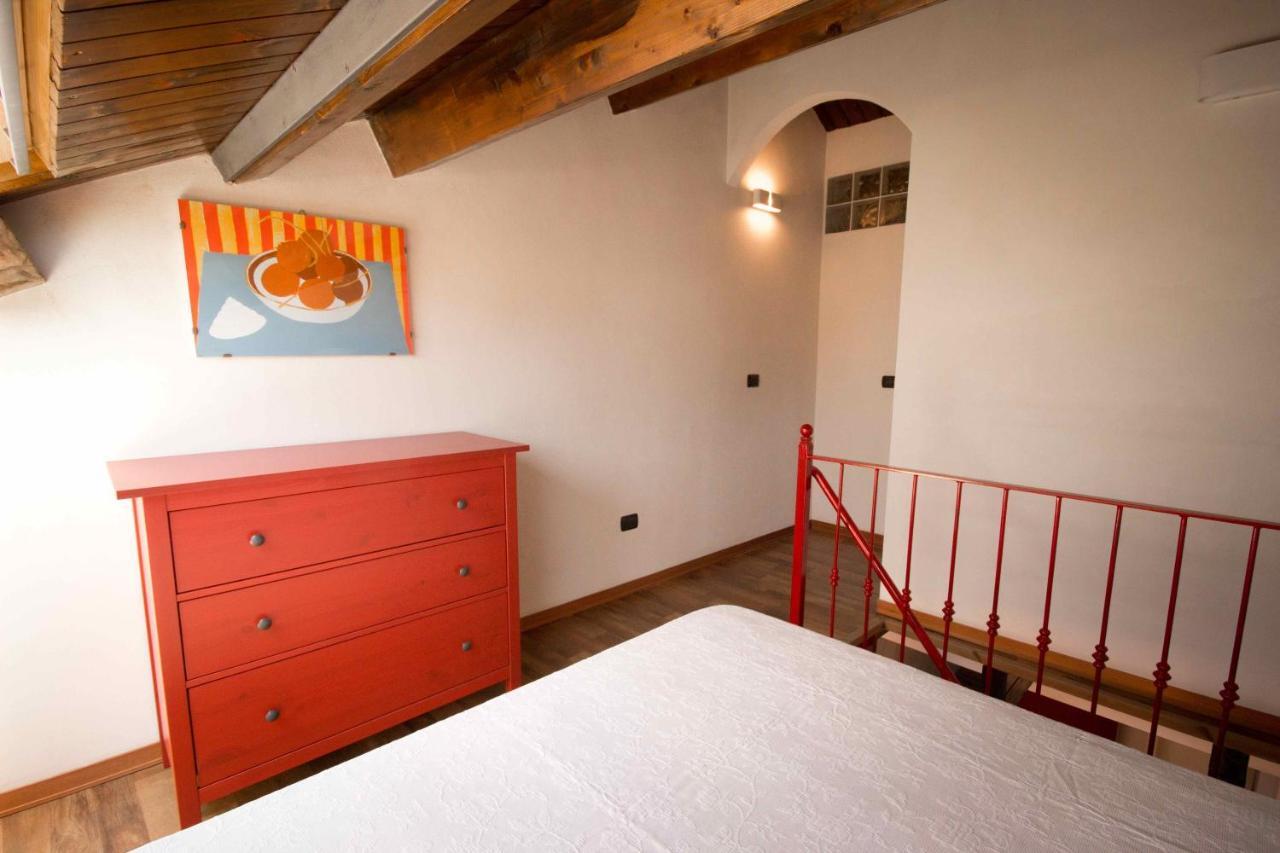 La "Casetta Rossa Del Borgo" トロペーア エクステリア 写真