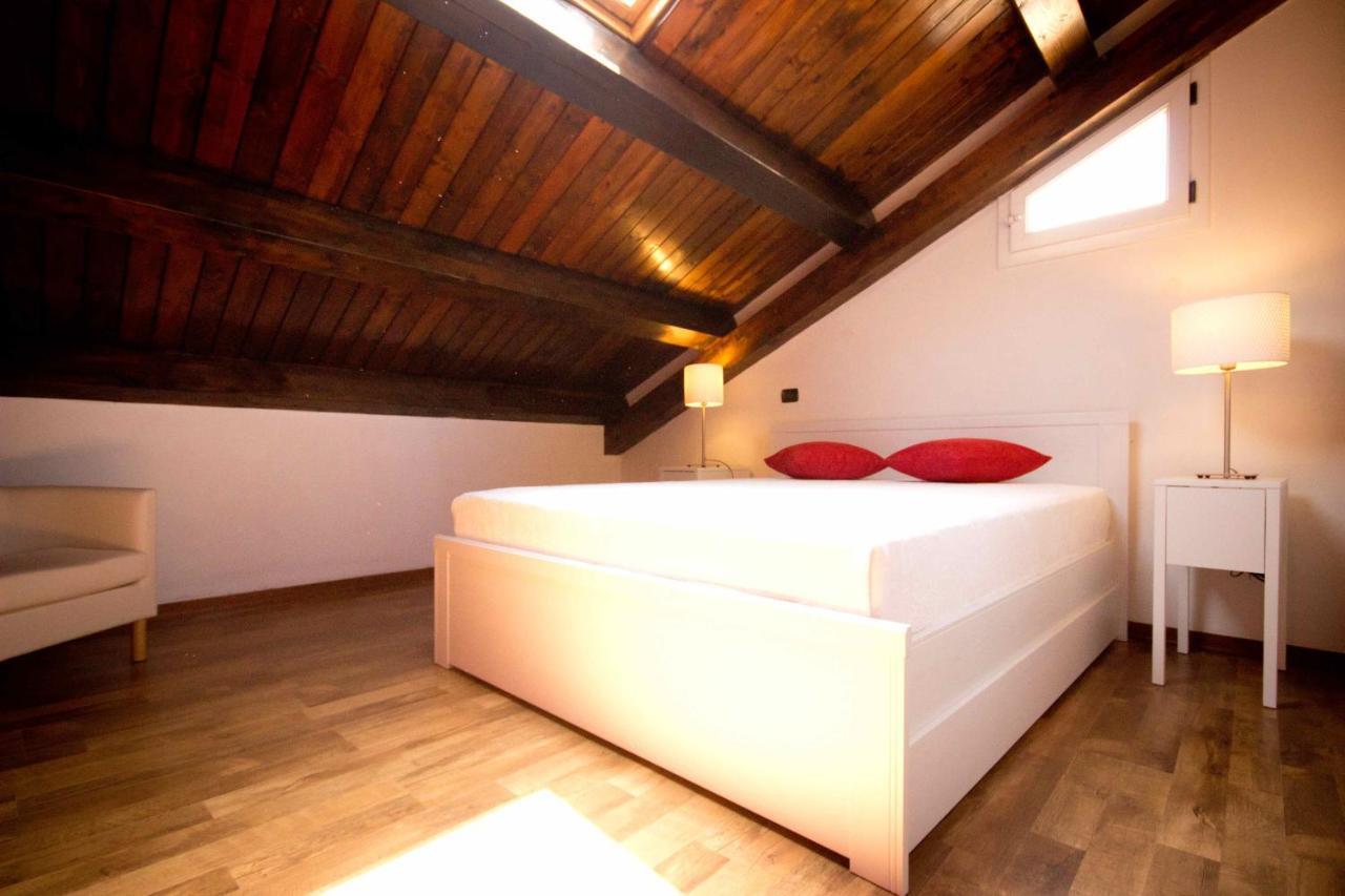 La "Casetta Rossa Del Borgo" トロペーア エクステリア 写真