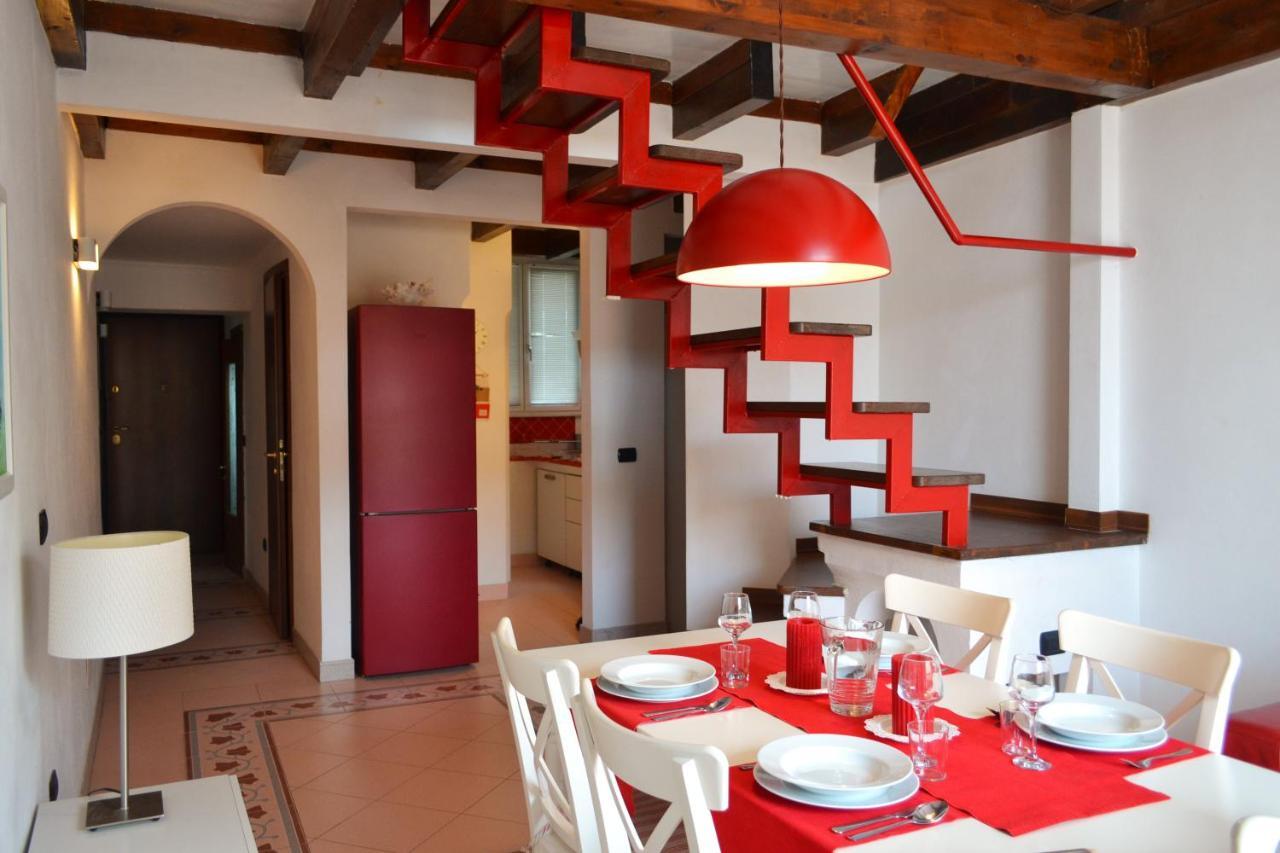 La "Casetta Rossa Del Borgo" トロペーア エクステリア 写真